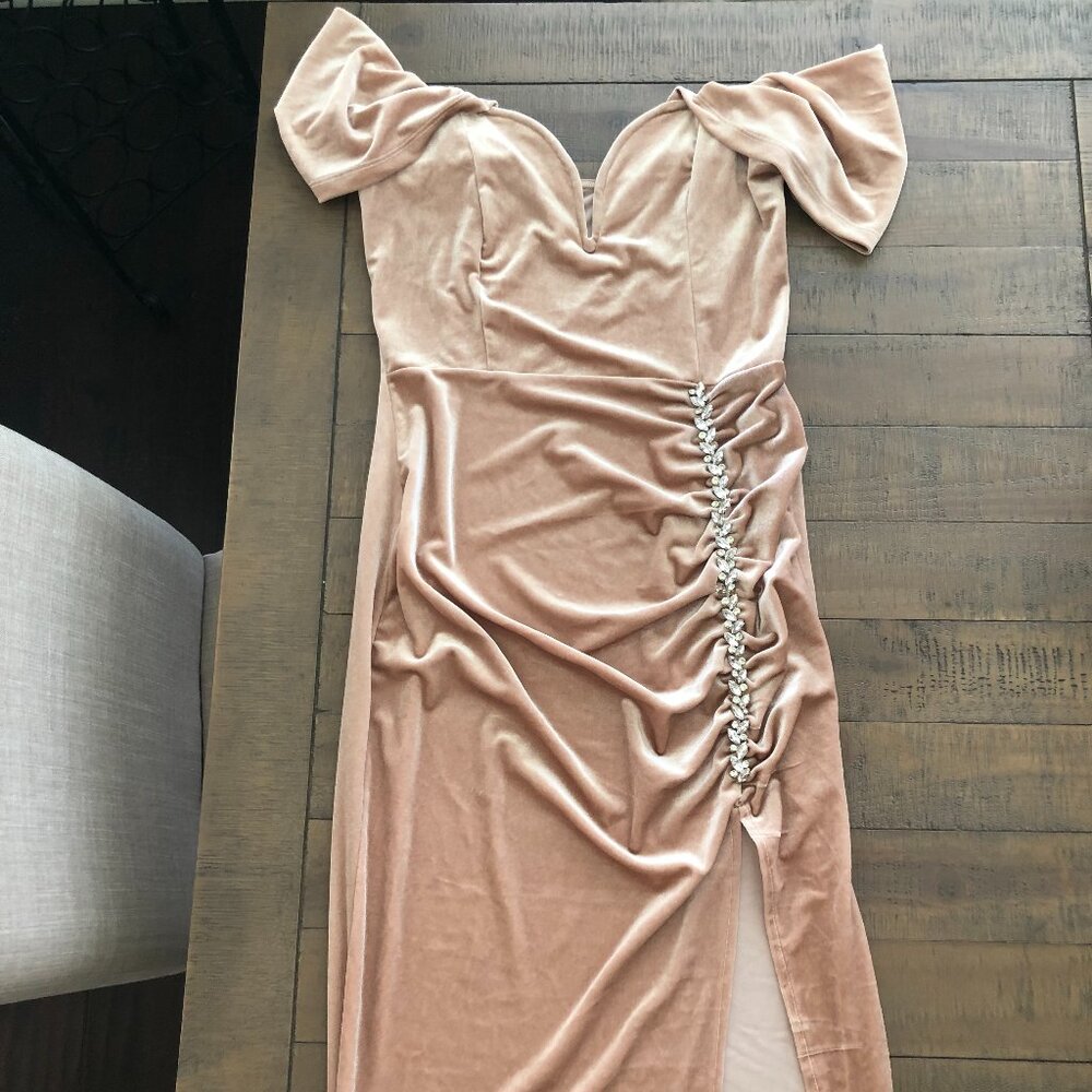Blush Velvet Off-Shoulder Midi Dress